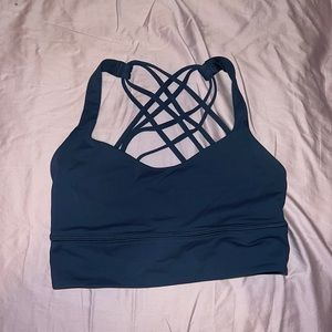 Lululemon sports bra size 6 hardly worn great condition